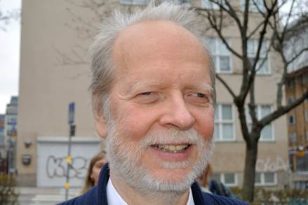 Kaj Nordquist har gråvitt hår och skägg.